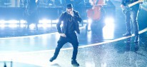 PlayStation: Altes Foto zeigt Eminem, wie er auf eine seltene PS1-Konsole beit