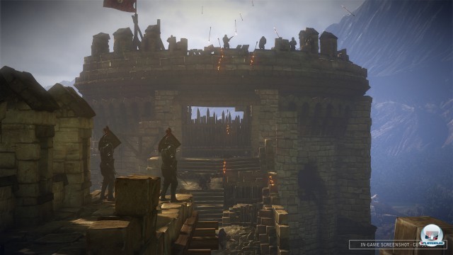 Der Prolog inszeniert die Belagerung einer Festung - und Geralt darf zur Erstrmung beitragen.