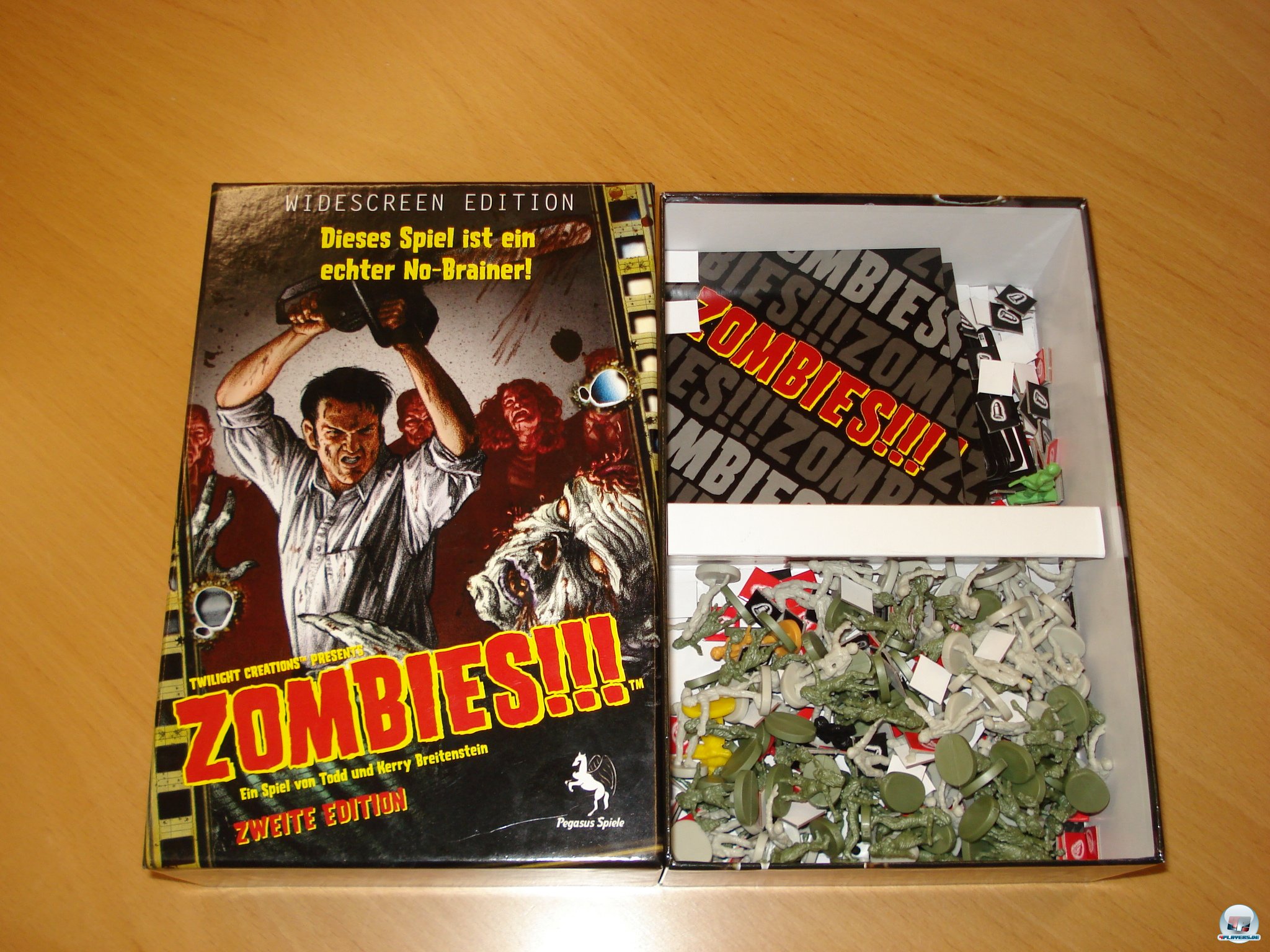 Zombies!!! ist in deutscher Version bei Pegasus fr 2 bis 6 Spieler erschienen und kostet knapp 15 Euro.