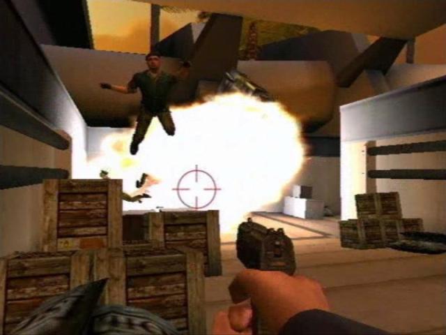 007: Agent Under Fire - 2001 - Xbox, PS2, GameCube<br><br>Danach bernahm Electronic Arts fr ziemlich genau zehn Jahre das Ruder - jedenfalls rechtlich gesehen. Mal entwickelte man die Agentenaction wie fr Agent Under Fire im eigenen Haus, mal musste Eurocom ran (007: Nightfire), mal Savage Entertainment (Rogue Agent), mal half Rebellion auf PSP aus (Liebesgre aus Moskau). Das Besondere an den EA-Titeln war die Tatsache, dass sie meist ohne Film auskamen. Sowohl Agent Under Fire als auch Rogue Agent, 007: Everything or Nothing oder Nightfire waren eigenstndige Abenteuer - und haben tatschlich zumindest ansprechend unterhalten. 2173963