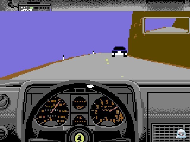 <b>Test Drive</b><br><br> Knifflig wurde es in Accolades Test Drive: Wenn man geblitzt wurde, hing einem ruck-zuck die Polizei am Heck. Auch ohne die Ordnungshter lie sich das Gefhrt gar nicht so einfach auf den Serpentinen halten. Die damals nicht alltgliche 3D-Darstellung mit Cockpit-Perspektive motivierte aber viele Spieler dazu, sich trotzdem durchzubeien. Deutlich entspannter spielten sich Tatsumis farbenfrohe Offroad-Rennen in Buggy Boy. 2371832