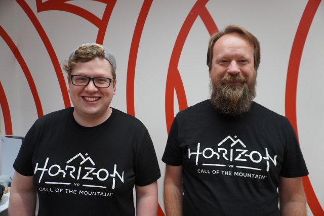 Firesprites Game-Director Alex Barnes (links) und Guerillas Studio-Director Jan-Bart van Beek erklrten uns einige Feinheiten zu Horizon Call of the Mountain.