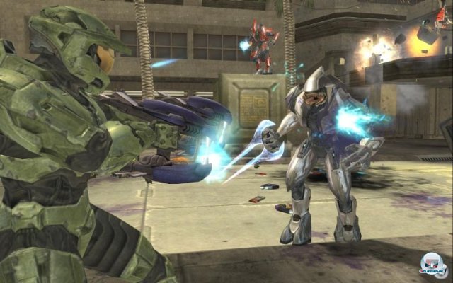 <b>Halo 2 (Xbox, 2004)</b> <br><br> Endlich online zocken: Halo 2 machte es mglich. Natrlich gab es schon vorher Konsolen-Shooter mit Online-Part, doch dank Bungies Skill-basiertem Matchmaking wurden die Matches eine ganze Ecke spannender. 2288702