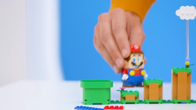 A closer look at LEGO Mario